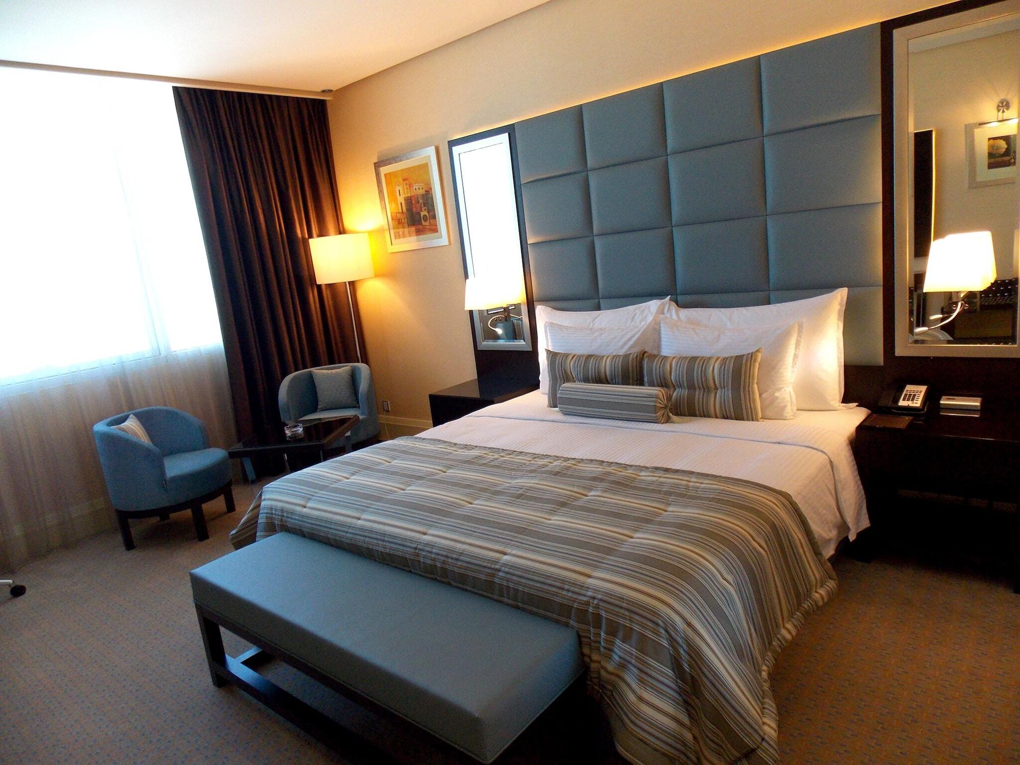 Millennium Hotel & Convention Centre Kuwait Kuwait City Екстер'єр фото A room at the hotel