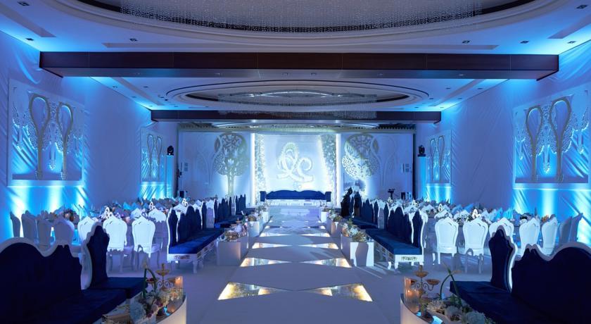 Millennium Hotel & Convention Centre Kuwait Kuwait City Екстер'єр фото The ballroom at the Jumeirah Atlantis