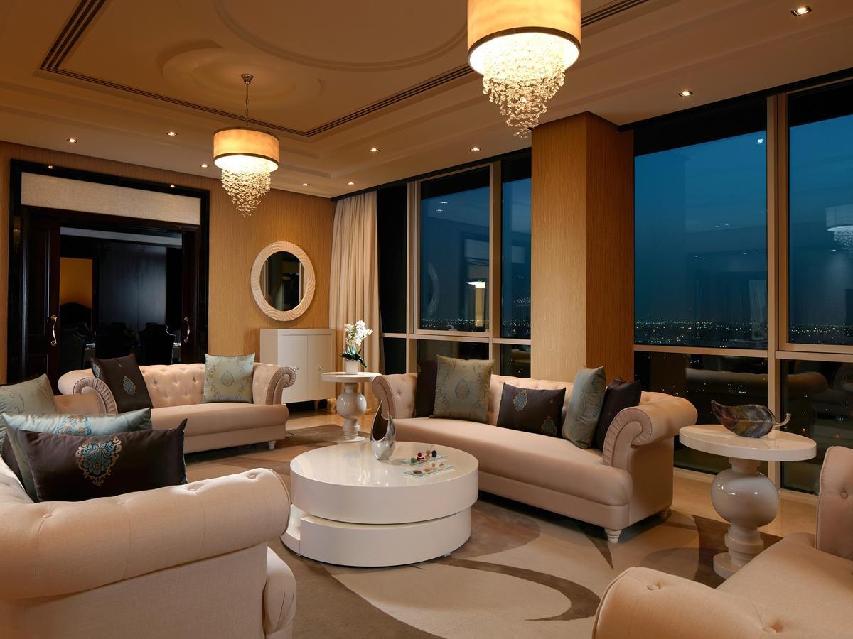 Millennium Hotel & Convention Centre Kuwait Kuwait City Екстер'єр фото The living room of a penthouse suite at the Ritz-Carlton, Dubai