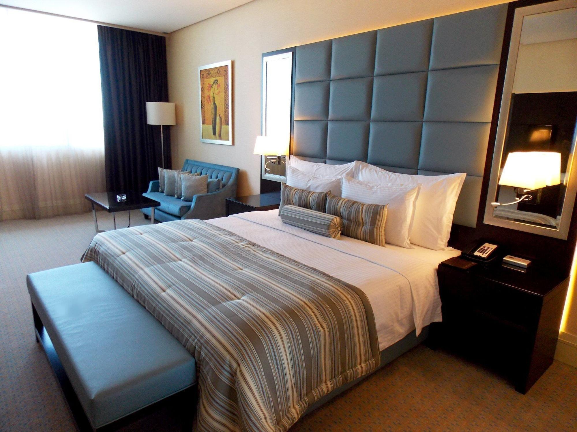 Millennium Hotel & Convention Centre Kuwait Kuwait City Екстер'єр фото A bedroom at the hotel