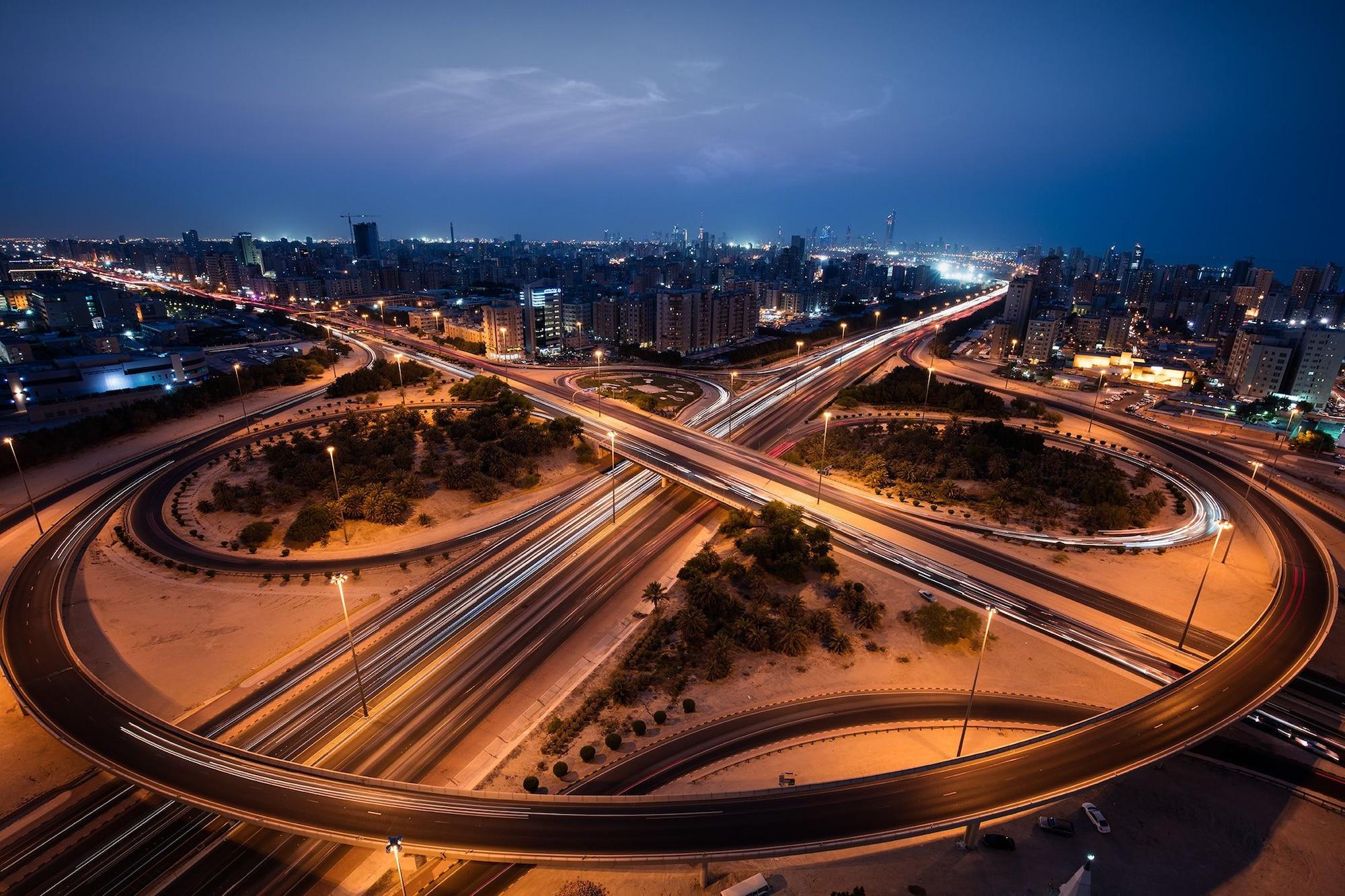 Millennium Hotel & Convention Centre Kuwait Kuwait City Екстер'єр фото The highway at the 6th of October Bridge