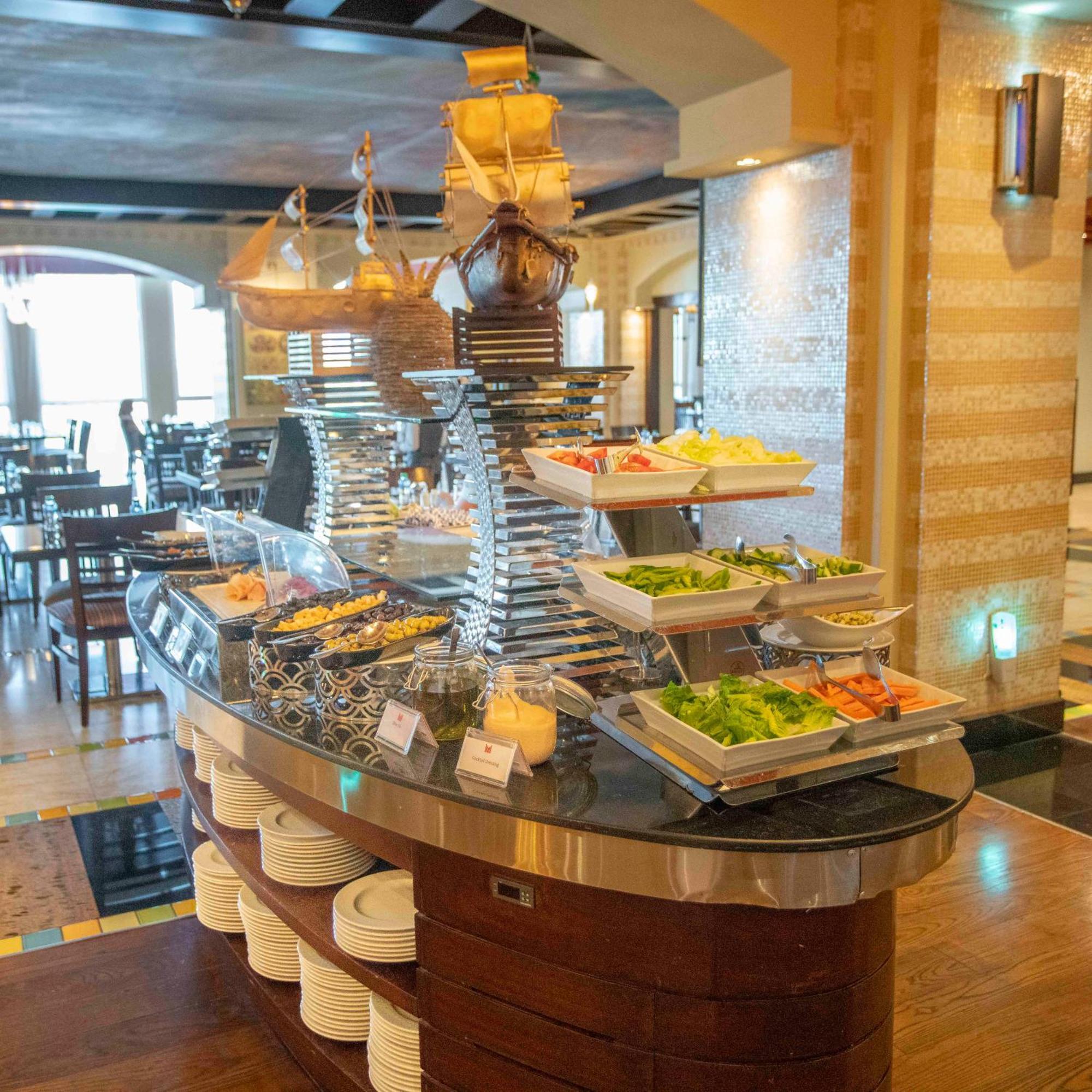 Millennium Hotel & Convention Centre Kuwait Kuwait City Екстер'єр фото A salad bar