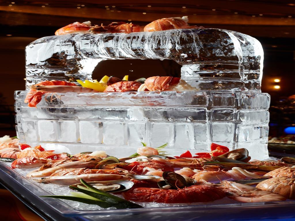 Millennium Hotel & Convention Centre Kuwait Kuwait City Екстер'єр фото Seafood on ice