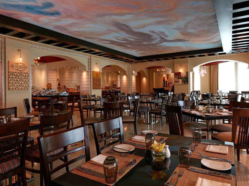 Millennium Hotel & Convention Centre Kuwait Kuwait City Екстер'єр фото The interior of the restaurant