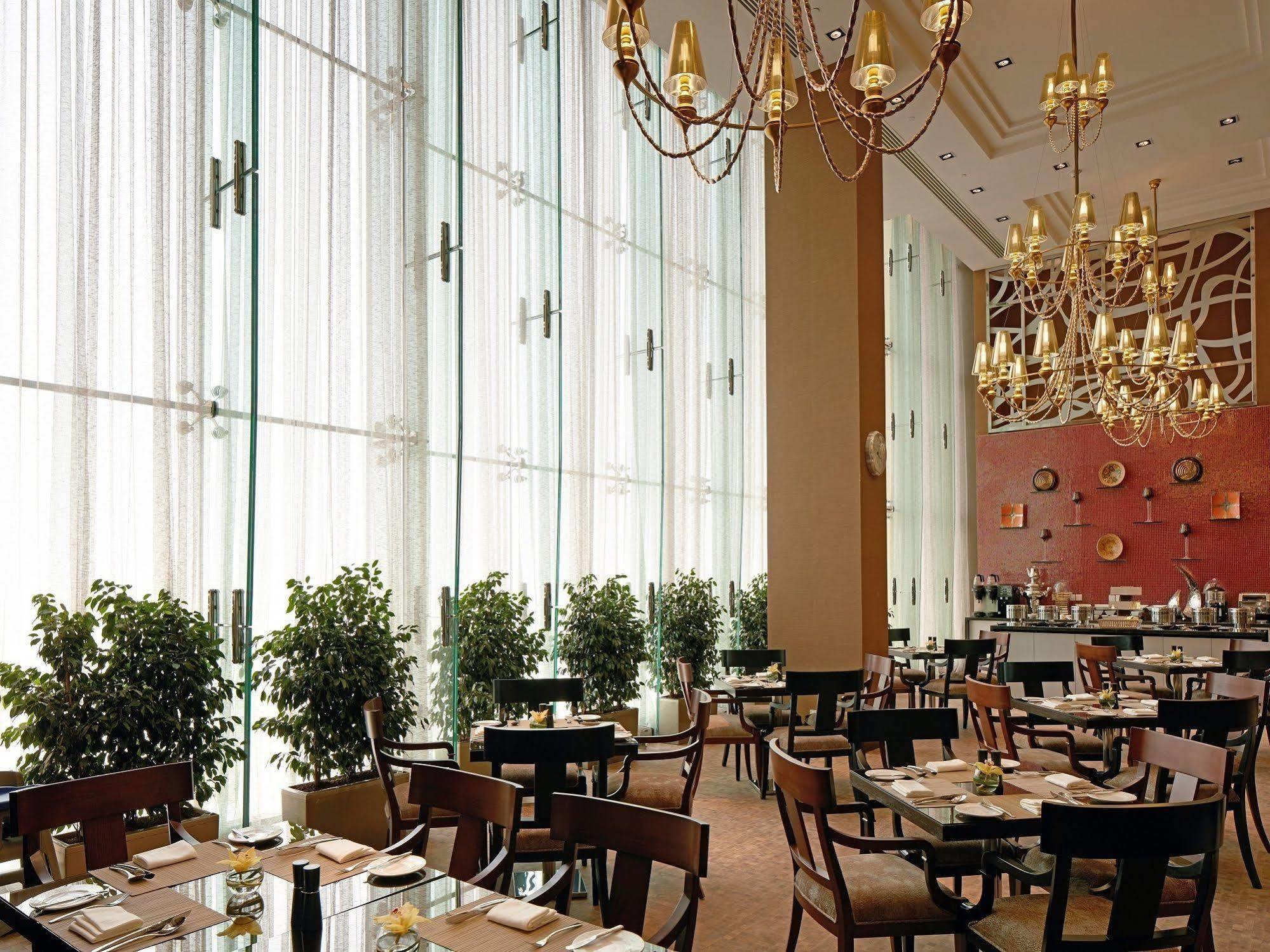 Millennium Hotel & Convention Centre Kuwait Kuwait City Екстер'єр фото The restaurant