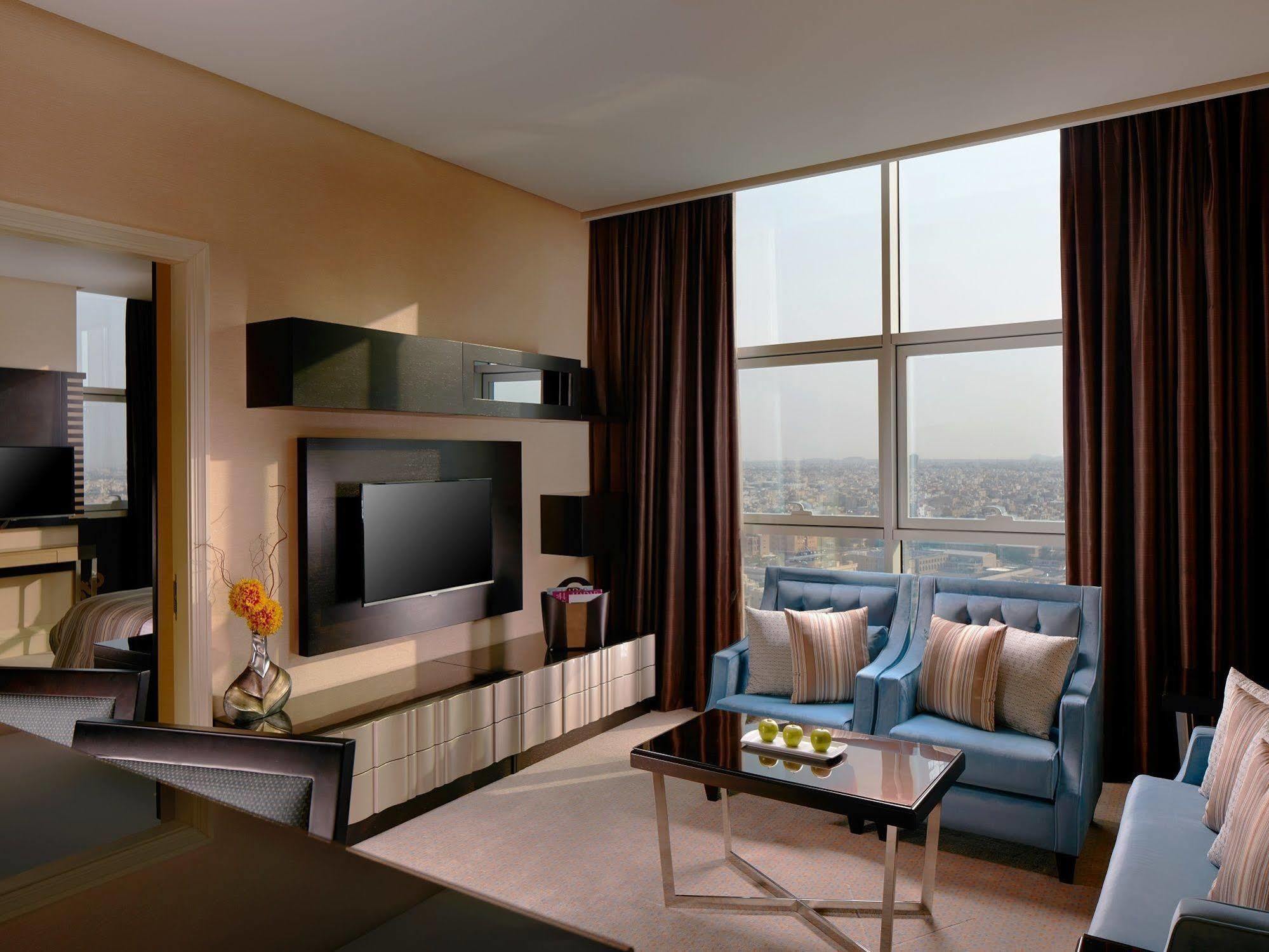 Millennium Hotel & Convention Centre Kuwait Kuwait City Екстер'єр фото A living room at the hotel